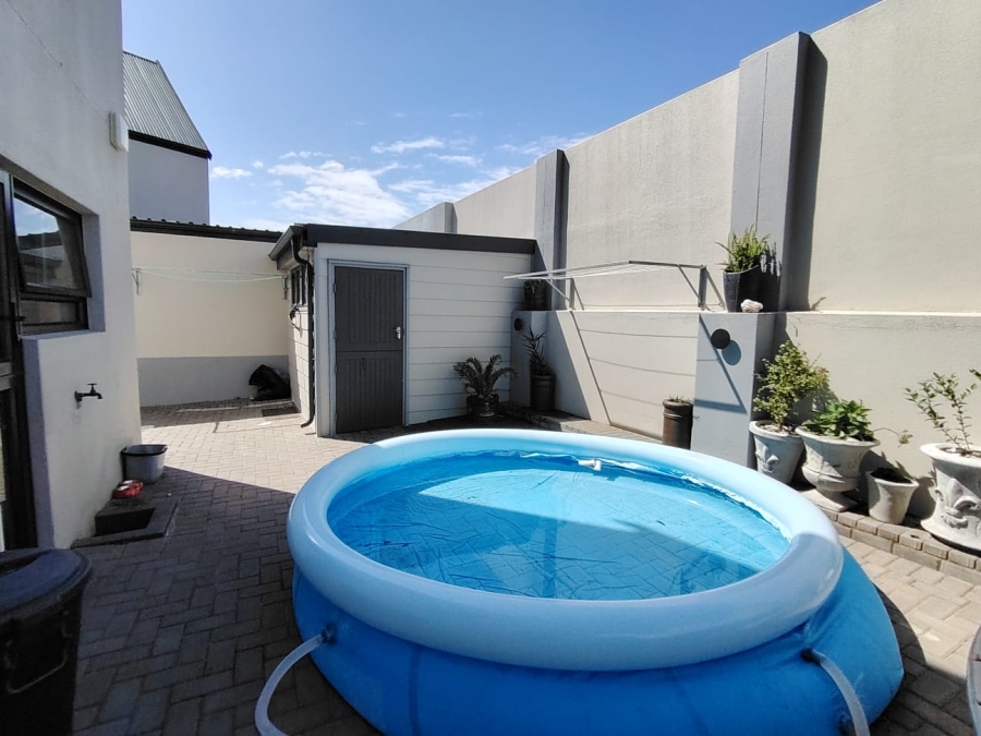 3 Bedroom Property for Sale in Hartenbos Central Western Cape